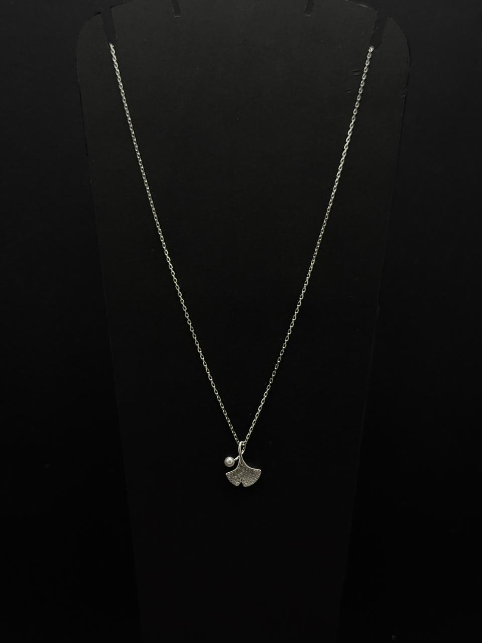 Ginkgo Leaf Pavé Pendant Chain #623